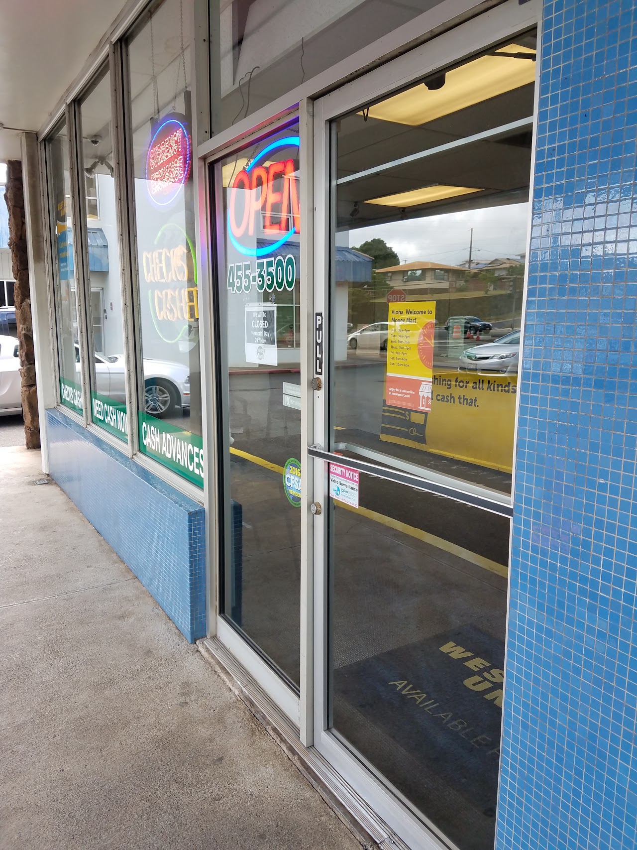 Money Mart - exterior - Waipahu, Hawaii