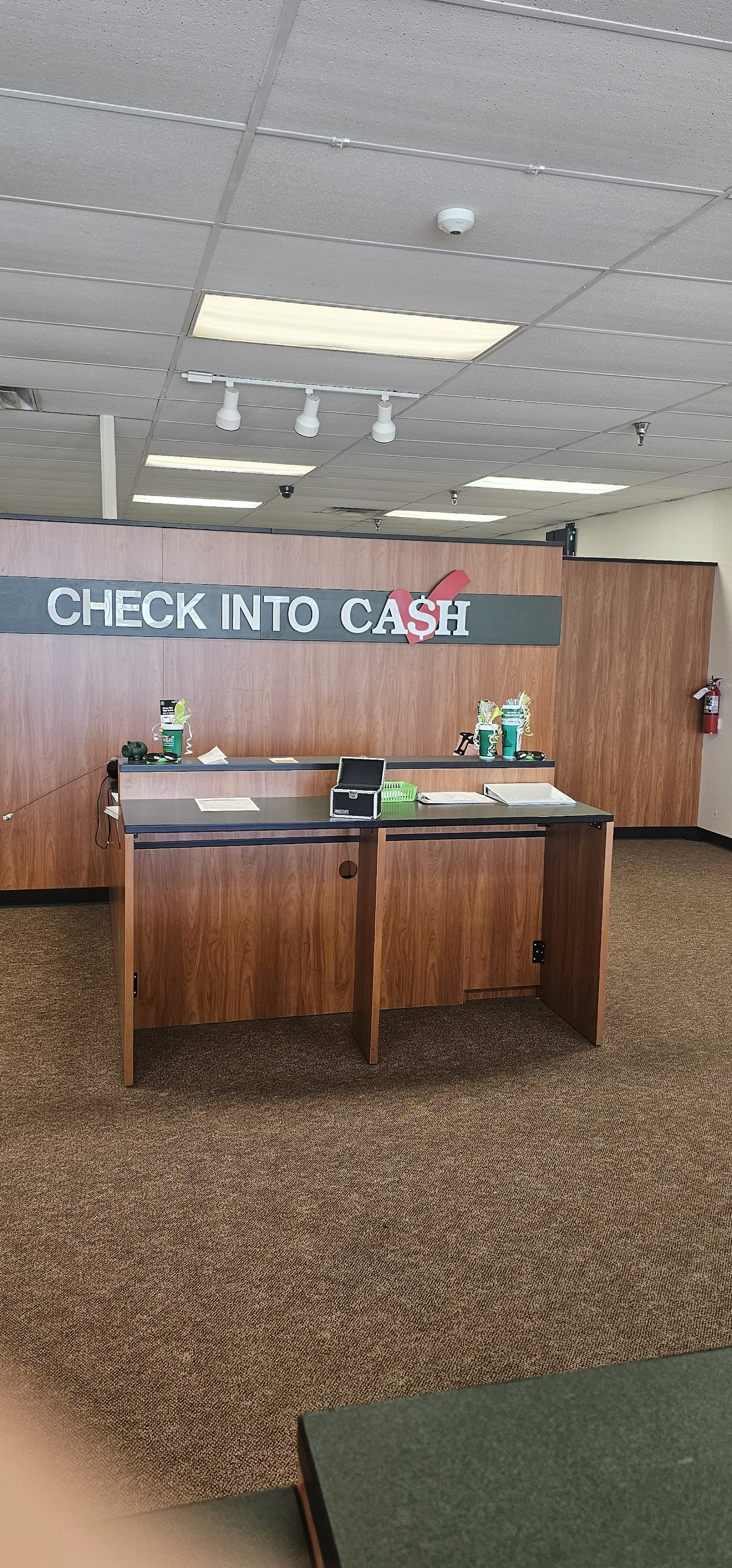 Check Into Cash - exterior - Kansas City, Kansas