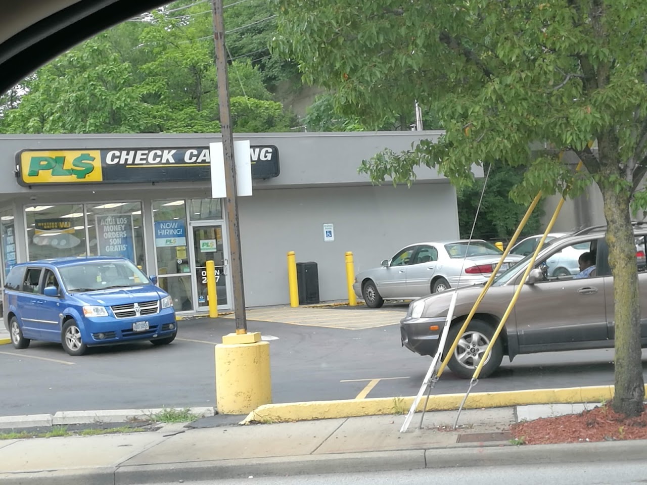 PLS Check Cashers - exterior - Cincinnati, Ohio