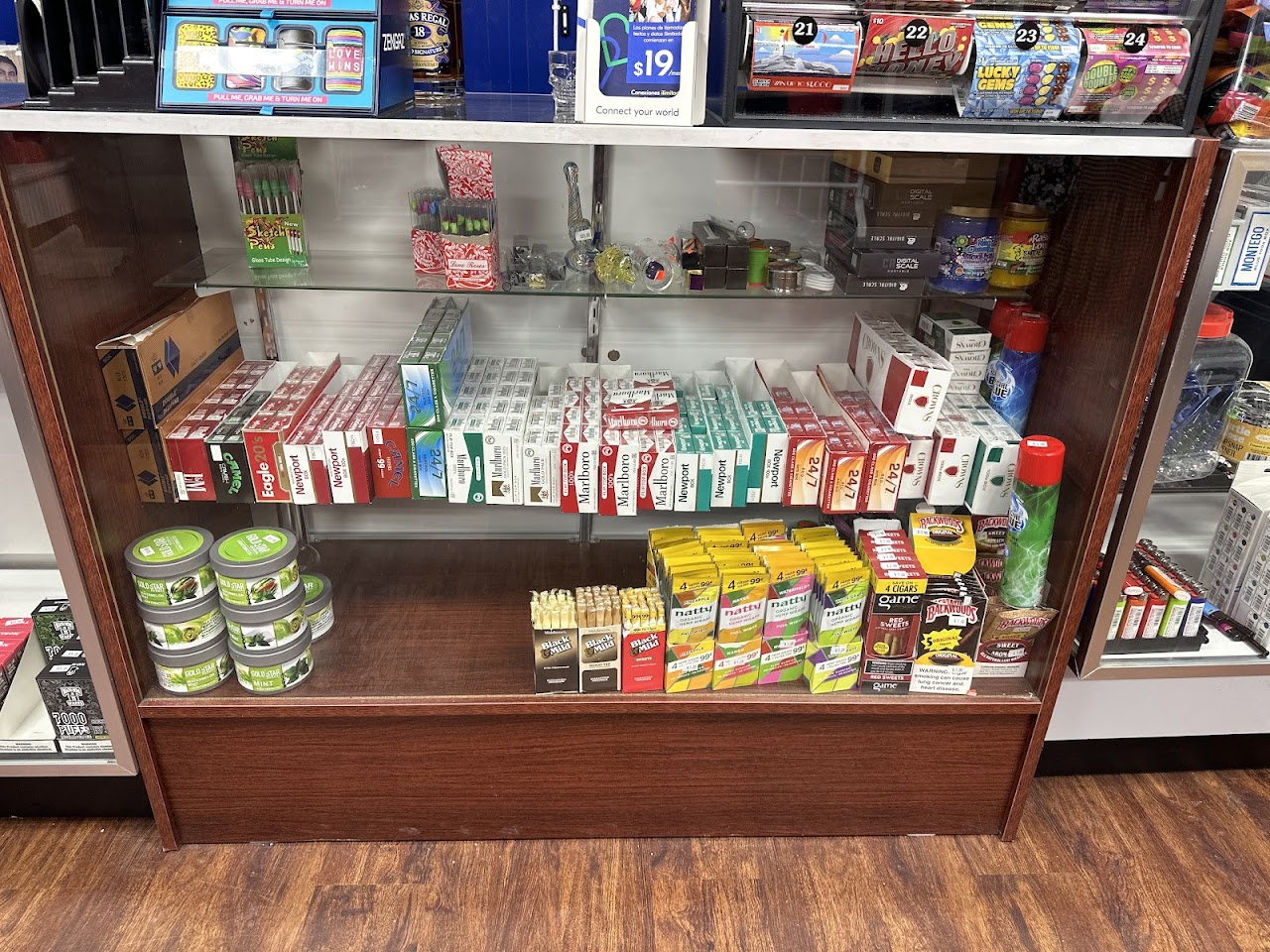 Bani multi service/check cashing/NH Lottery/cheapest cigarettes - exterior - Manchester, New Hampshire