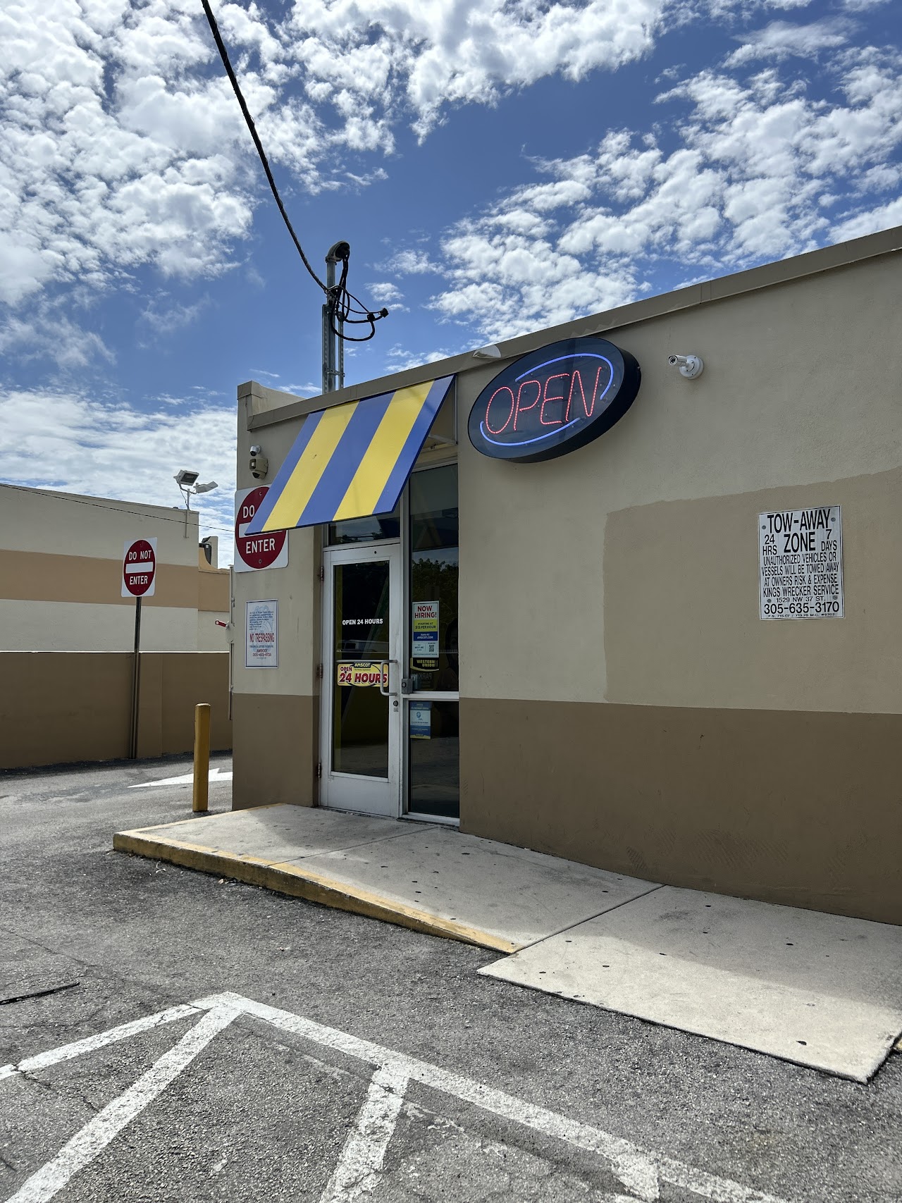 Amscot - The Money Superstore - exterior - Miami, Florida