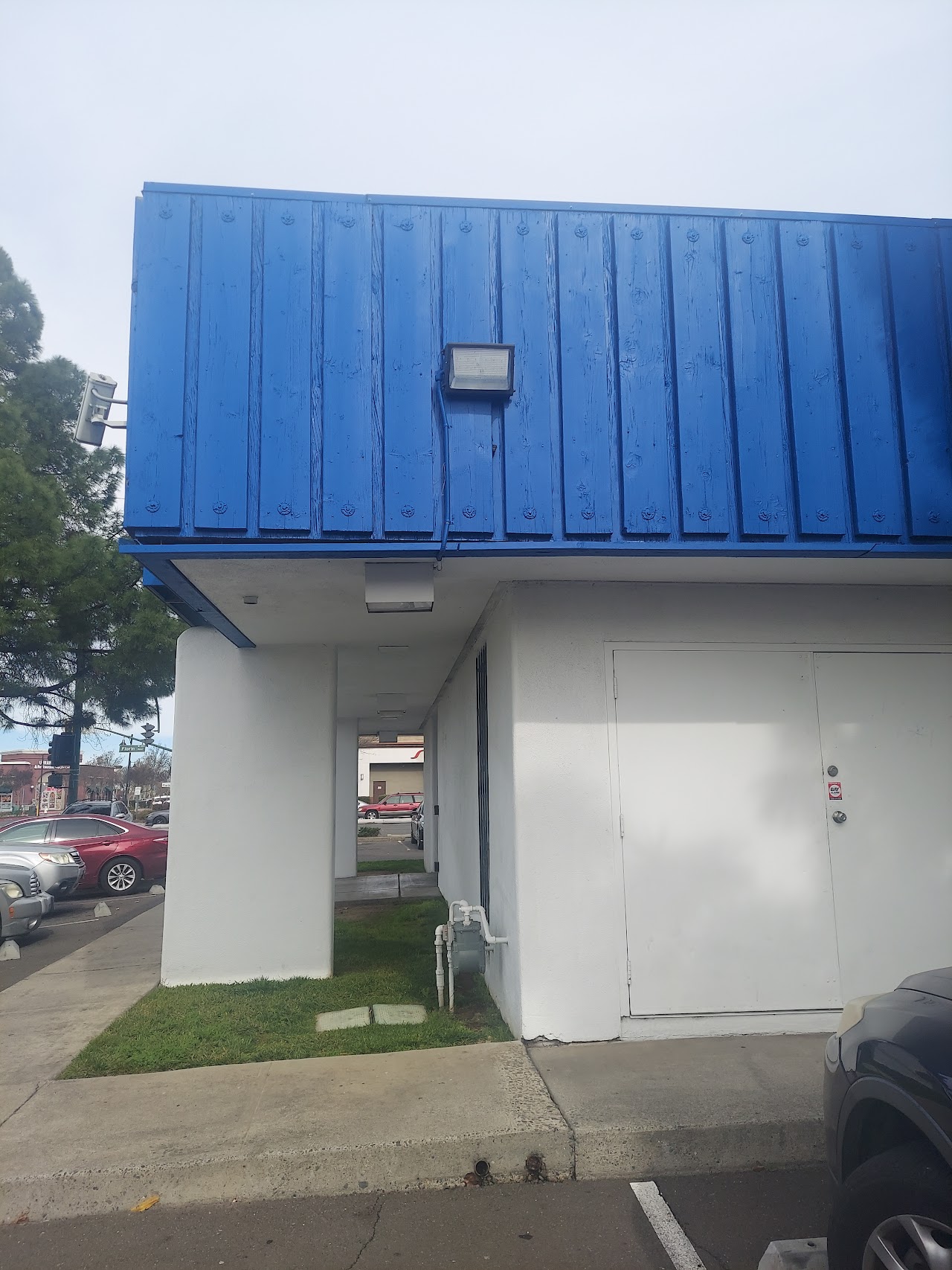 California Check Cashing Stores - exterior - Sacramento, California
