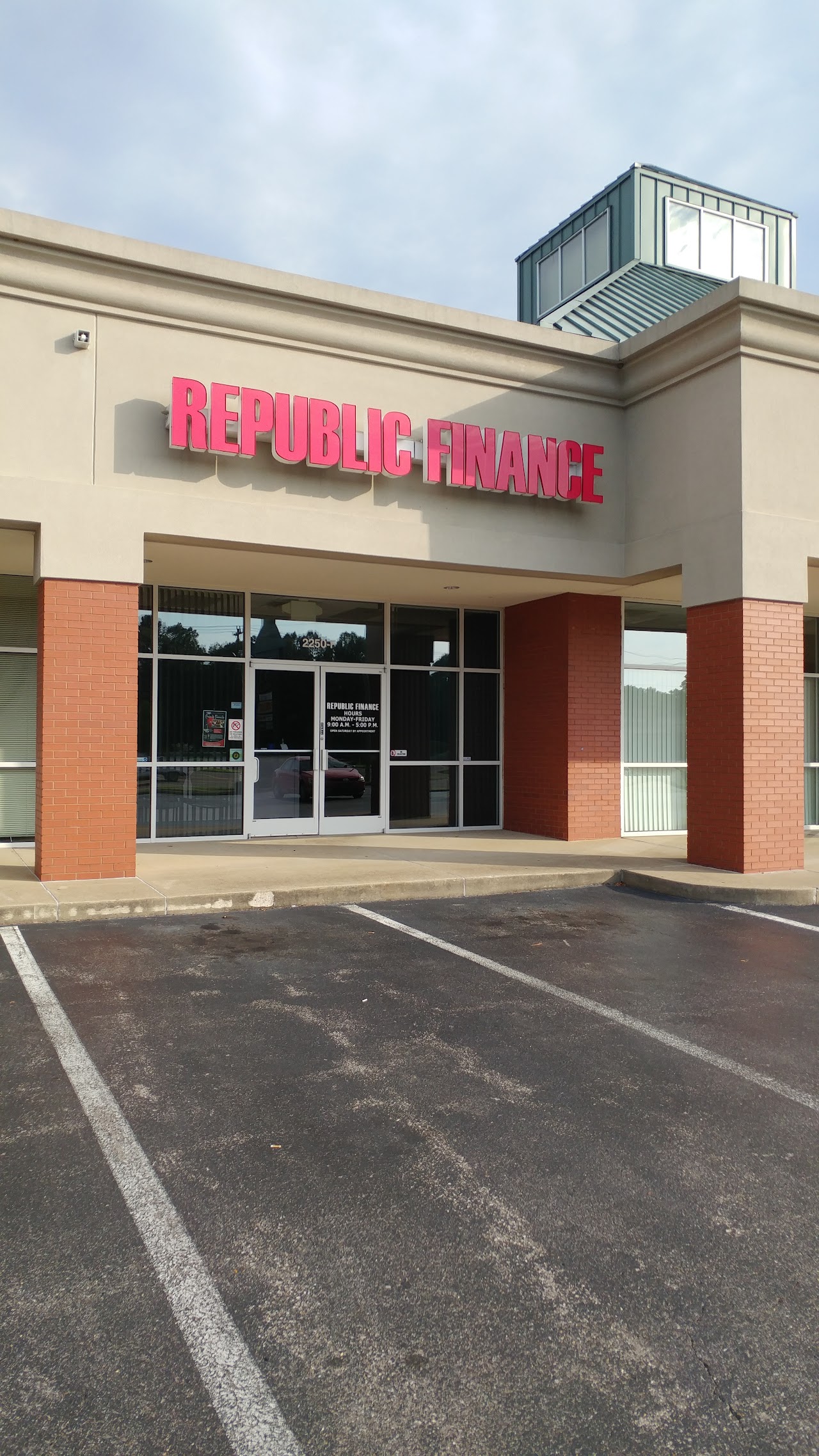 Republic Finance installment loans in Clarksville, Tennessee (TN)