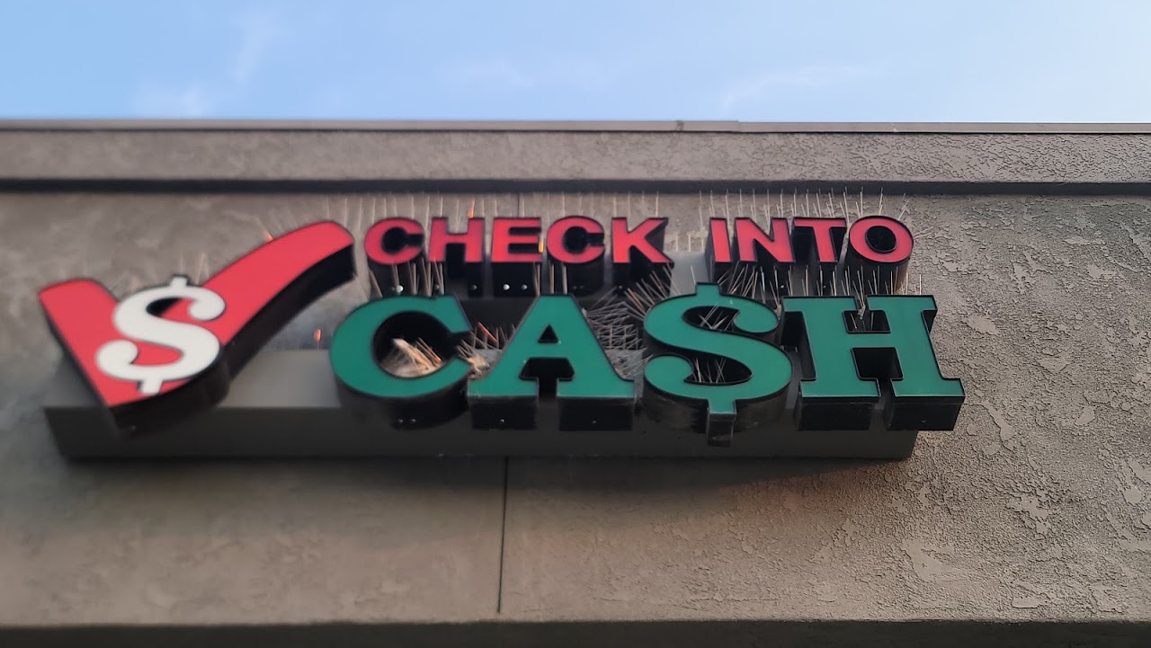 Check Into Cash - exterior - Bakersfield, California