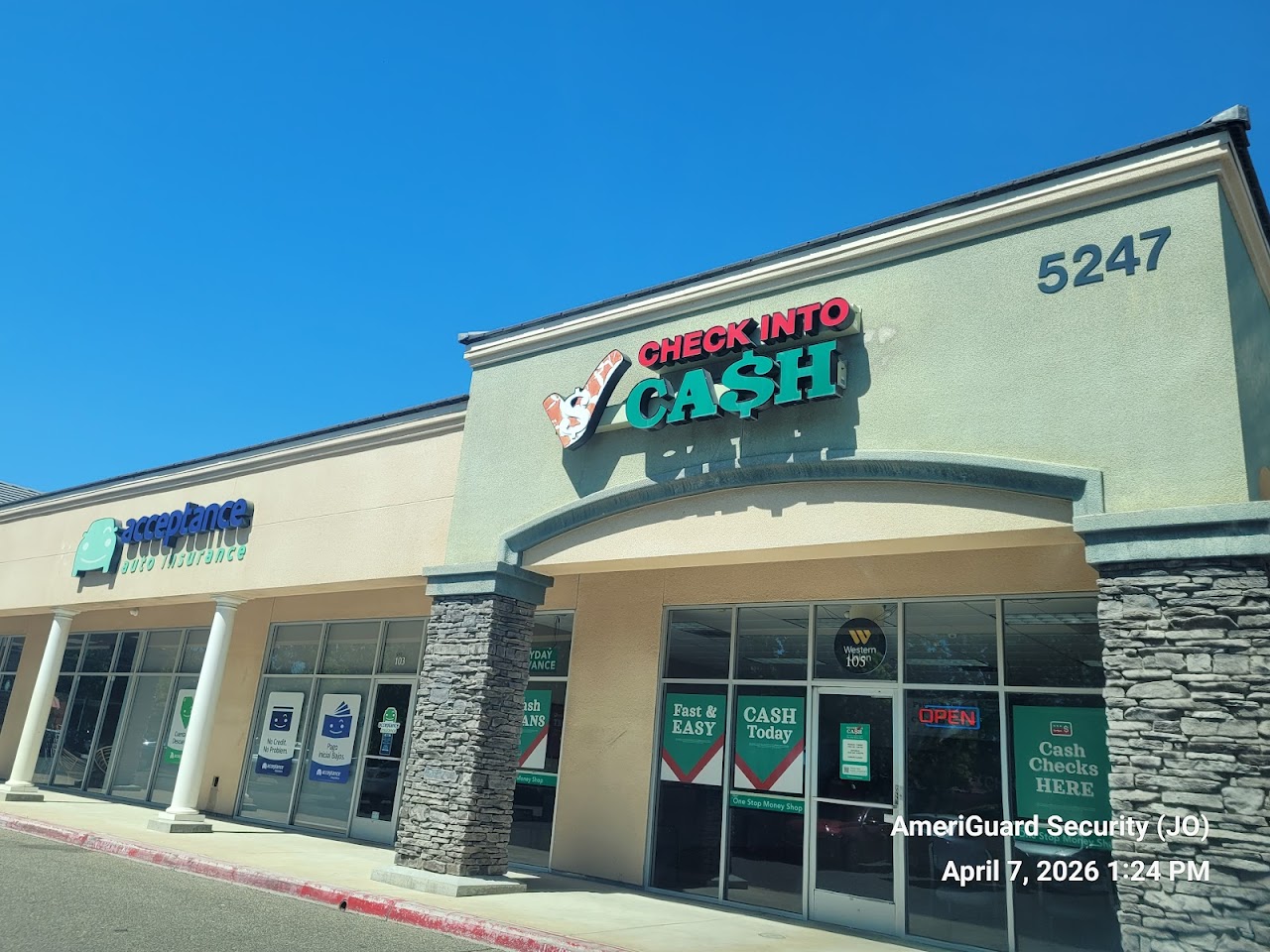 Check Into Cash - exterior - Fresno, California