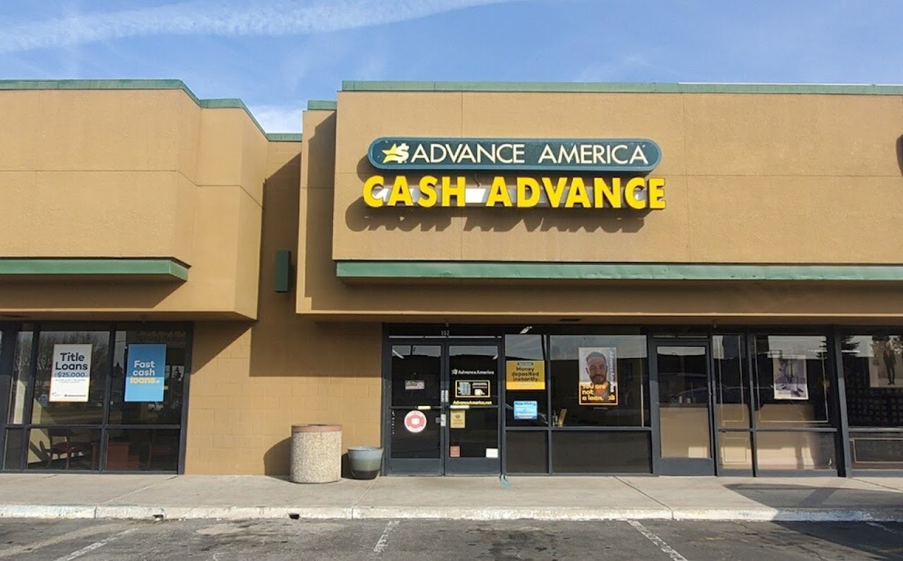 Advance America - exterior - Fresno, California
