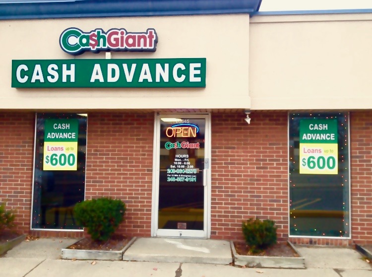 Cash Giant 17 - exterior - Sterling Heights, Michigan