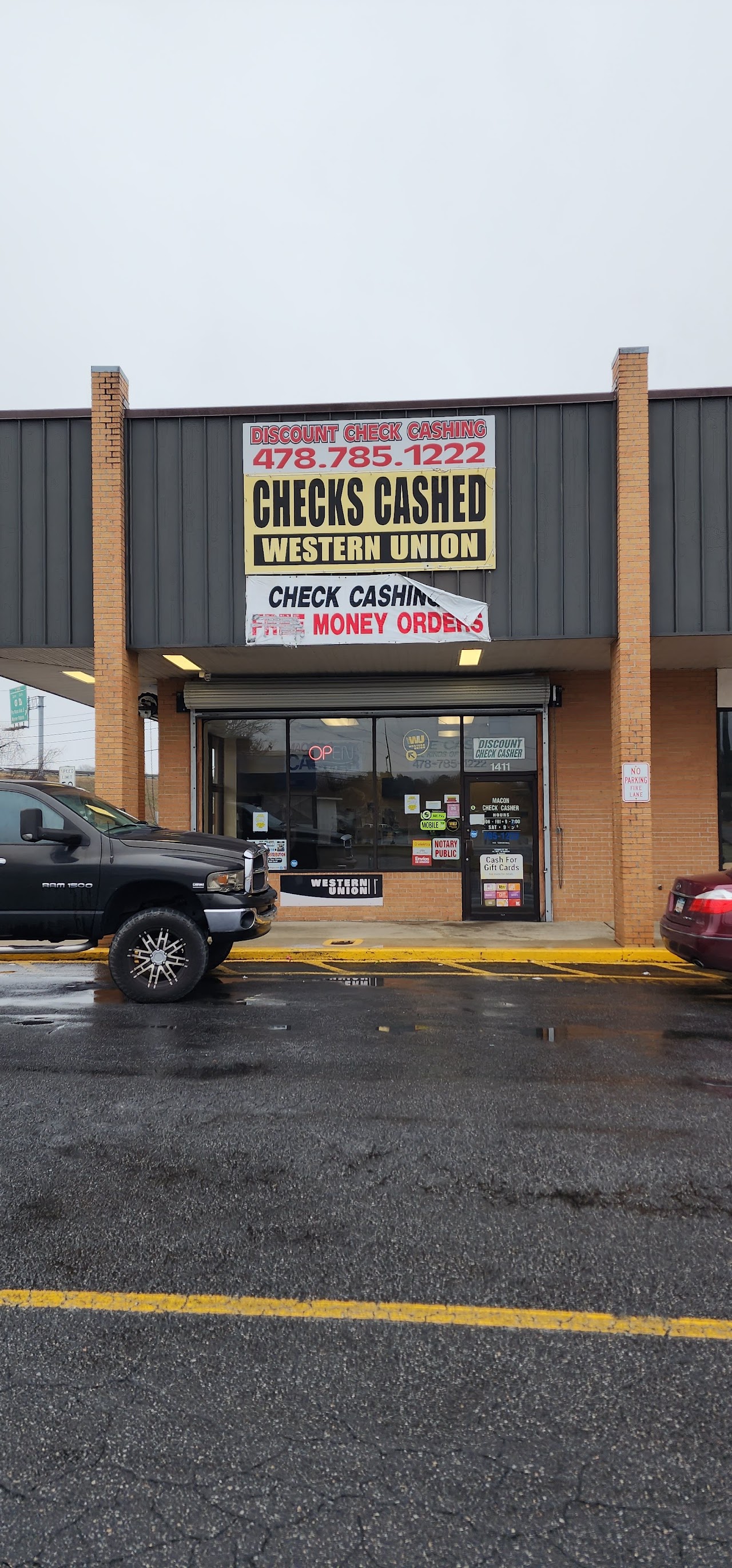 Discount Check Casher Of Georgia - exterior - Macon, Georgia