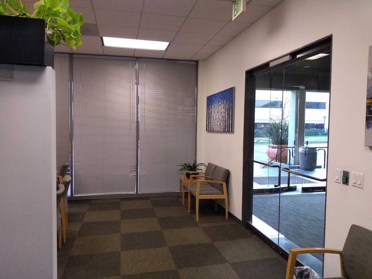 LoanCenter Title Loans at Rumba Money Centers - exterior - Atlanta, Georgia
