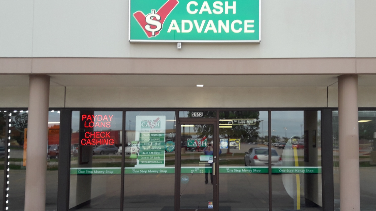 Check Into Cash payday loans in Cedar Rapids, Iowa (IA)
