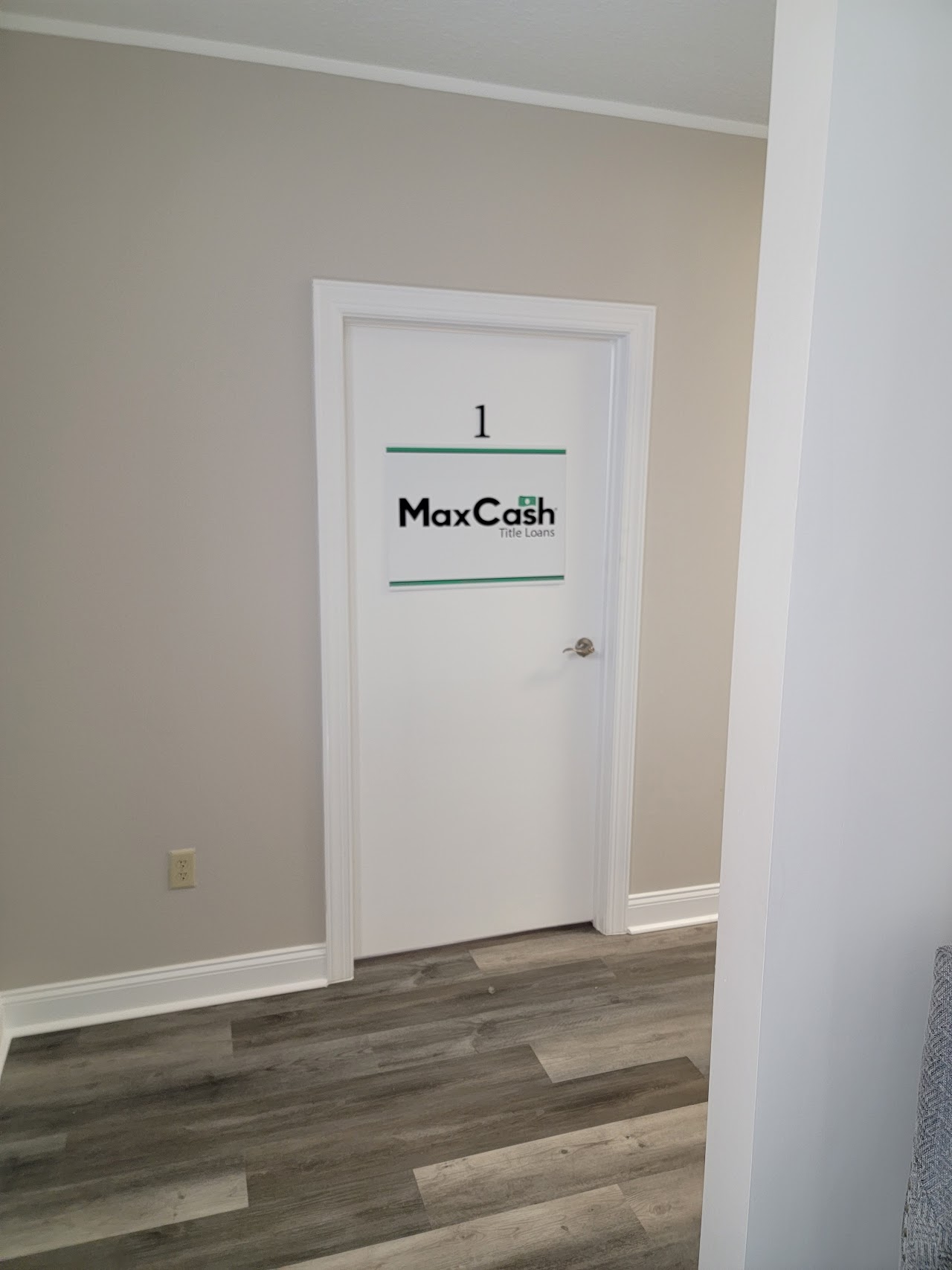 Max Cash Title Loans - exterior - Savannah, Georgia