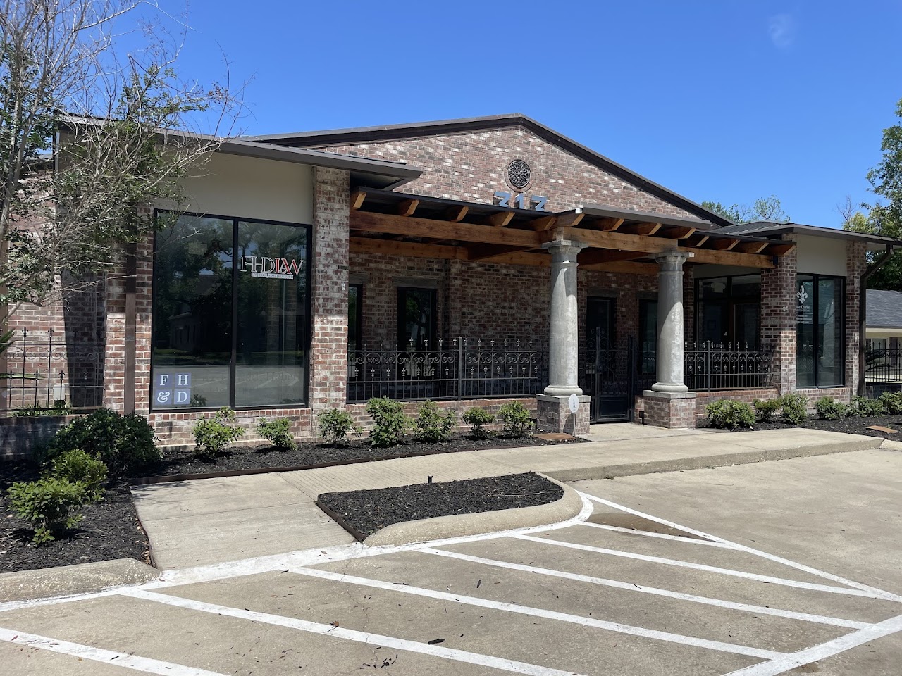 Lake Charles Finance & Mortgage - exterior - Lake Charles, Louisiana