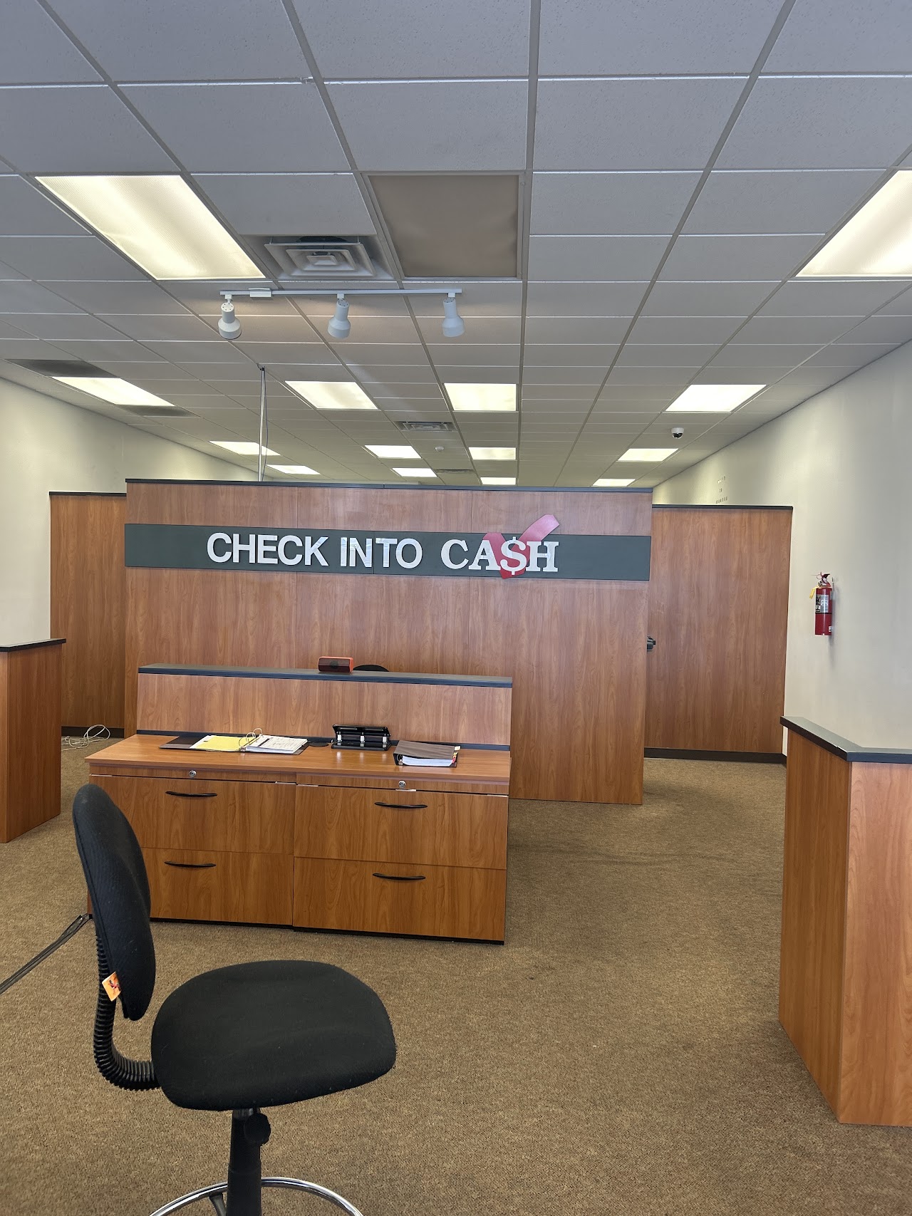 Check Into Cash - exterior - Evansville, Indiana