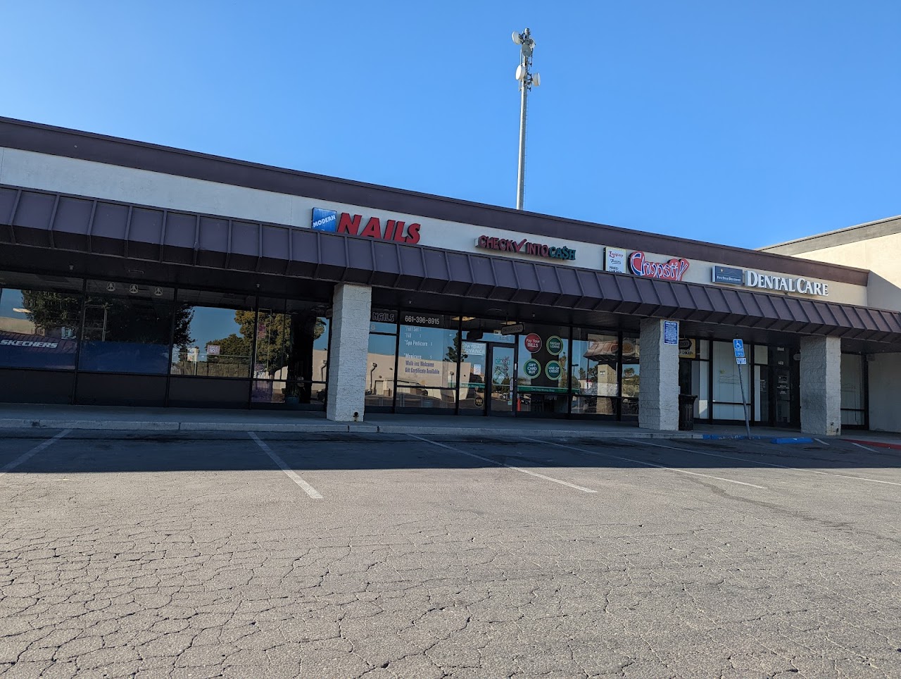 Check Into Cash - exterior - Bakersfield, California