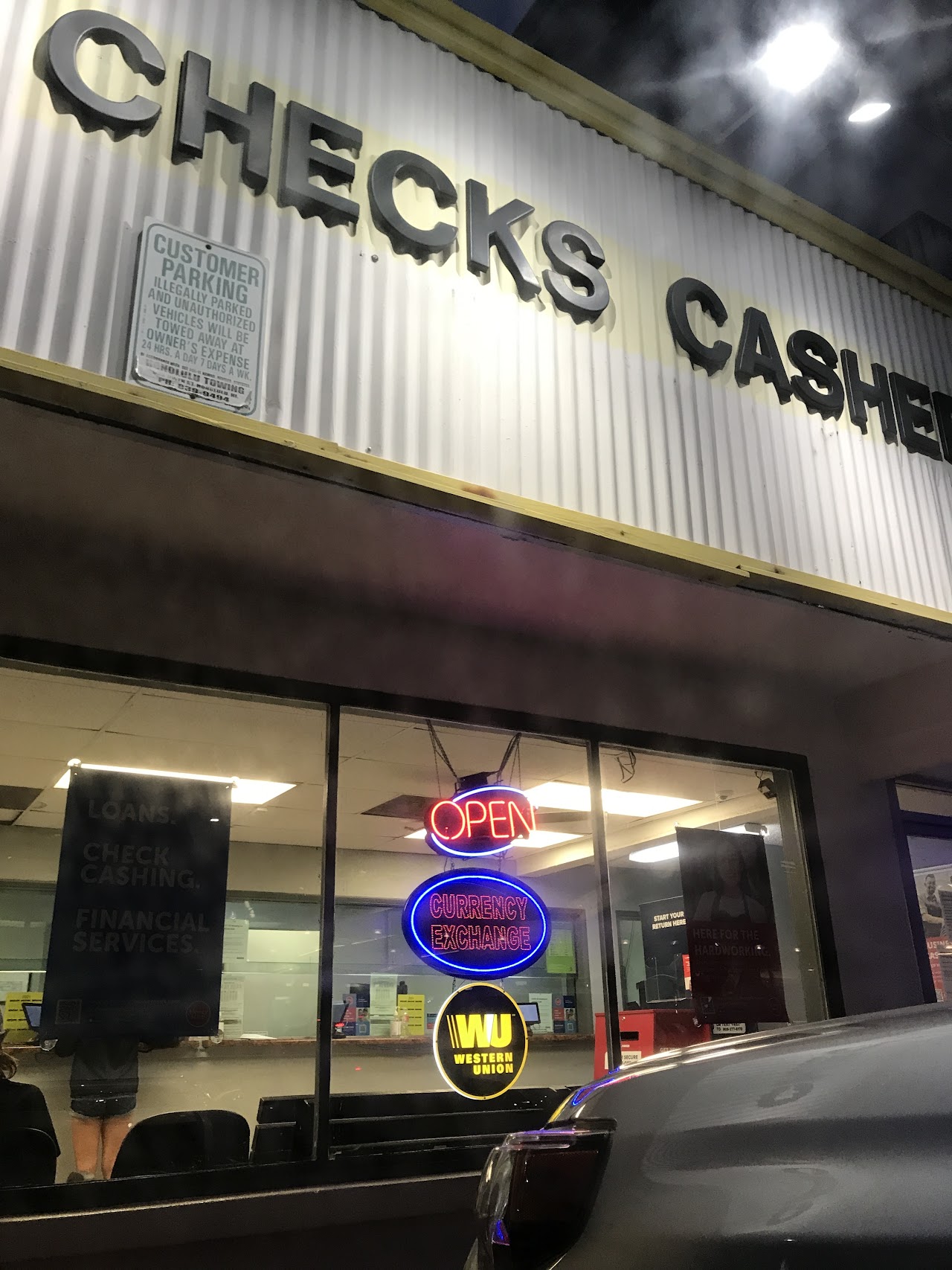 Money Mart - exterior - Waipahu, Hawaii
