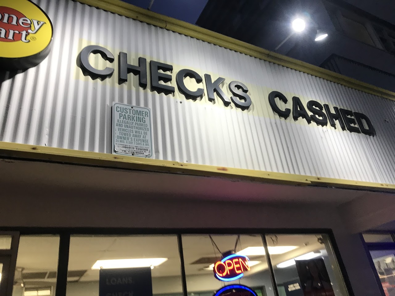Money Mart - exterior - Waipahu, Hawaii